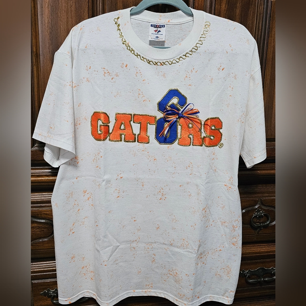 Vintage Ladies Florida Gators T-Shirt XL White With Decorative Orange & Blue
